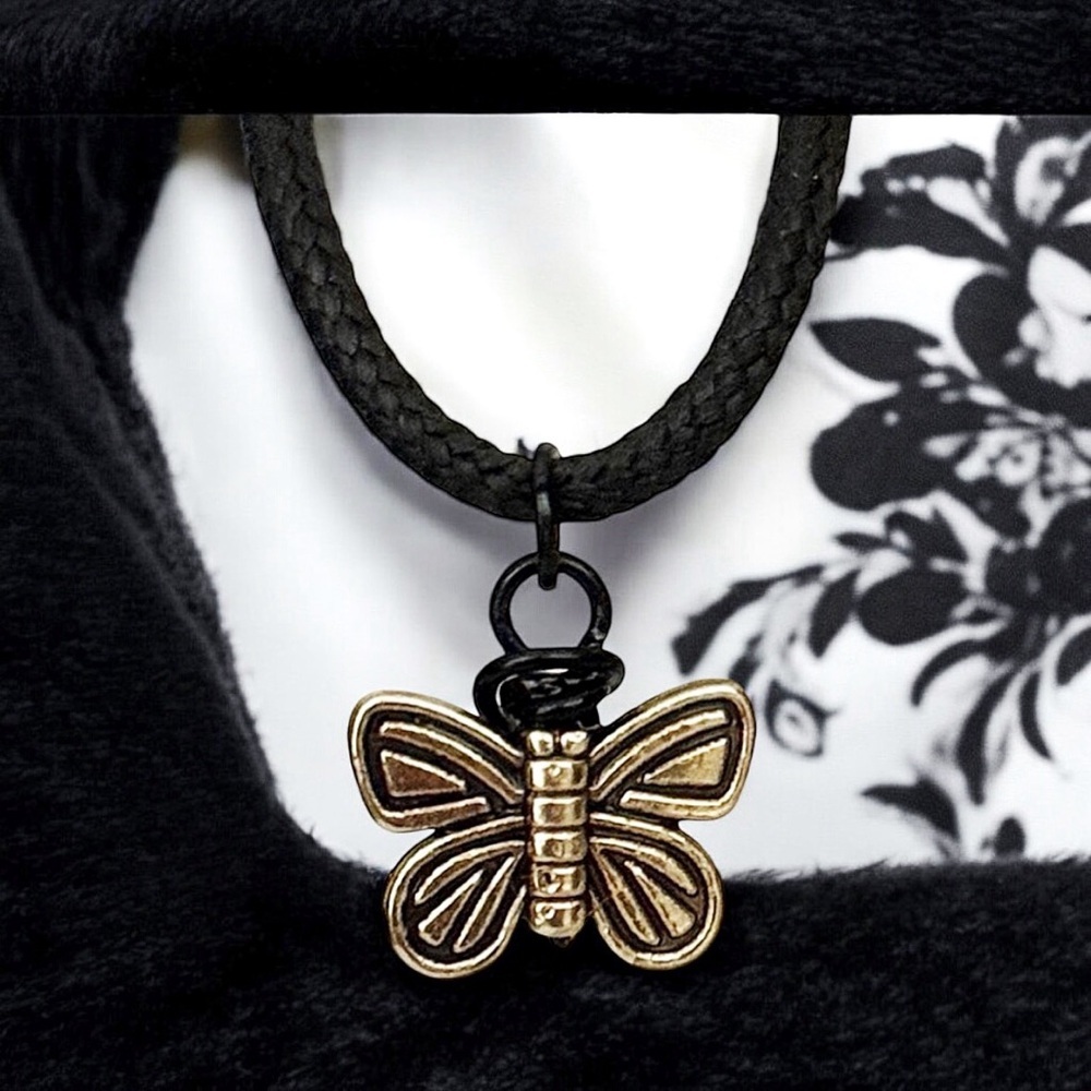 5 For $25💫Small Golden Butterfly Pendant Necklace
